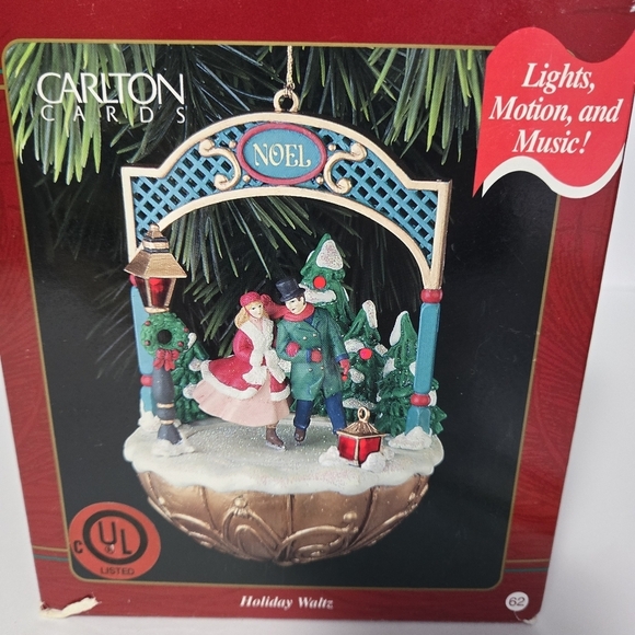Carlton Cards Vintage Holiday Music Ornament with Lights "Holiday Waltz" - Picture 7 of 15